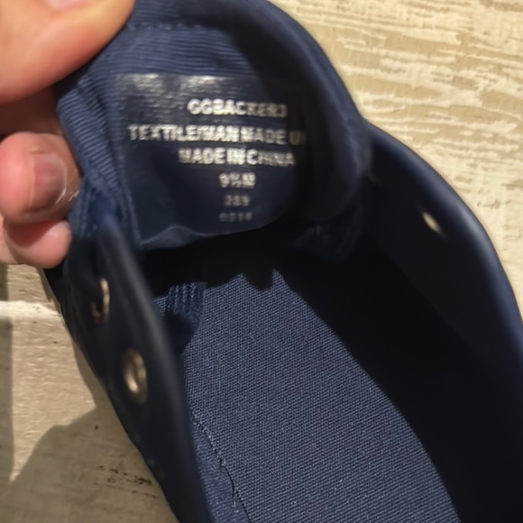 Guess Navy Quilted Sneakers with White Soles like new - Picture 5 of 5